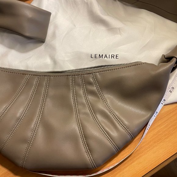 Lemaire Small Croissant Leather Bag CEMENT color - Picture 7 of 9